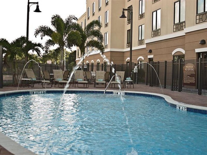 Holiday Inn Express Hotel & Suites Tampa-Usf-Busch Gardens, An Ihg Hotel Eksteriør bilde
